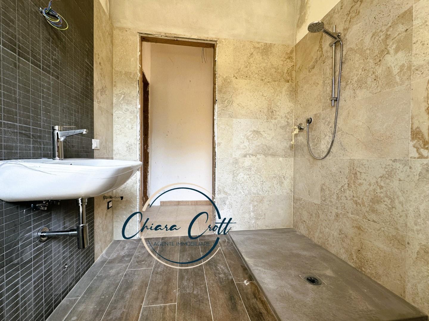 Immagine 25 di Appartamento in vendita  a Livorno