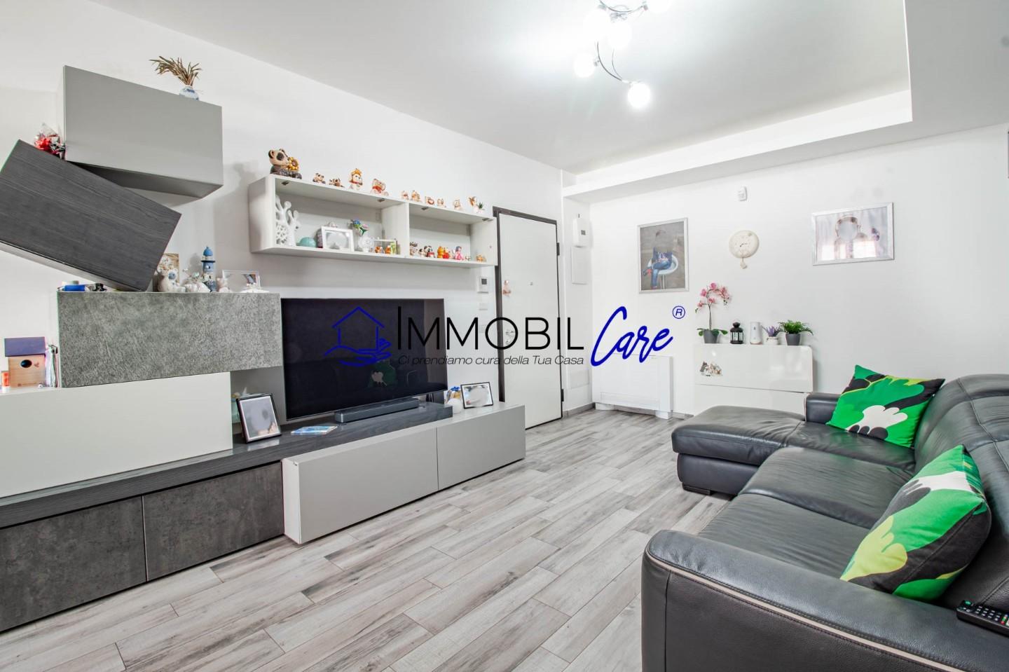 Immagine 2 di Appartamento in vendita  a Livorno