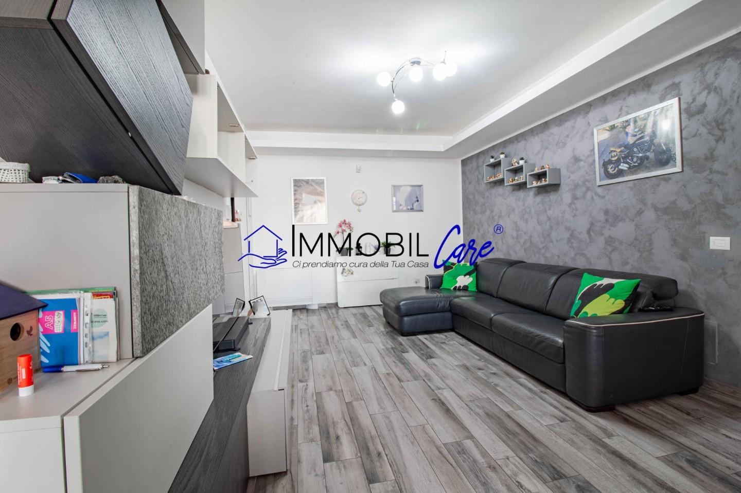 Immagine 3 di Appartamento in vendita  a Livorno