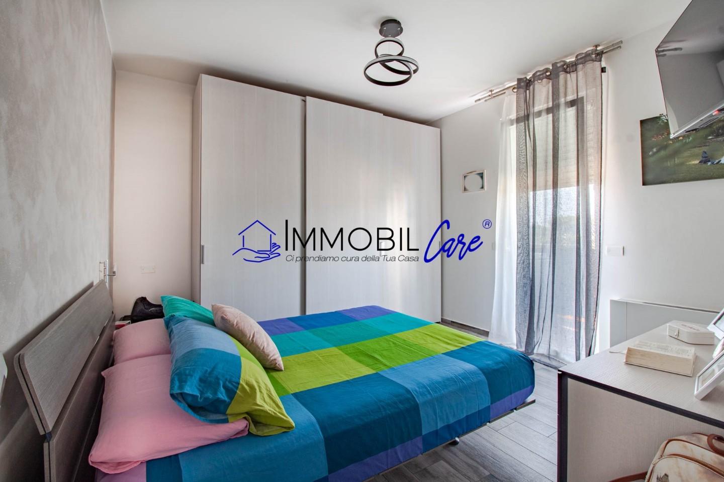 Immagine 11 di Appartamento in vendita  a Livorno