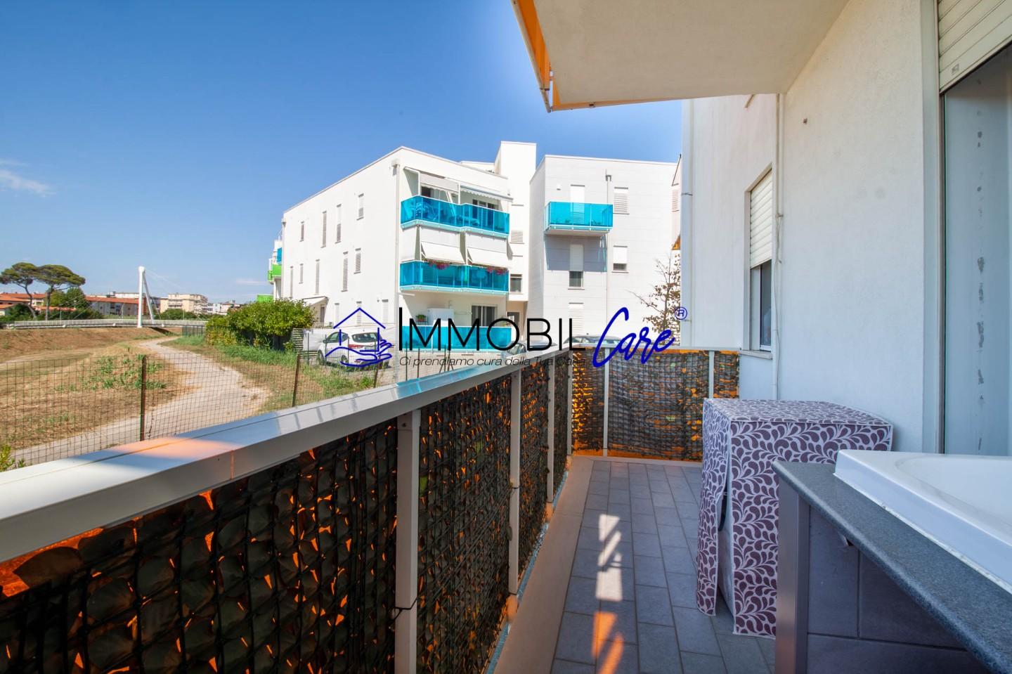 Immagine 14 di Appartamento in vendita  a Livorno