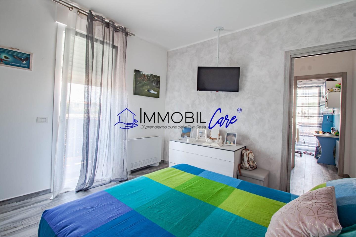 Immagine 13 di Appartamento in vendita  a Livorno