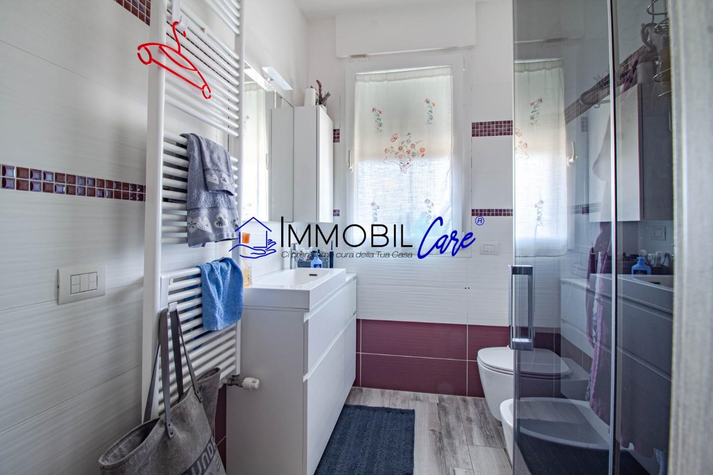 Immagine 21 di Appartamento in vendita  a Livorno