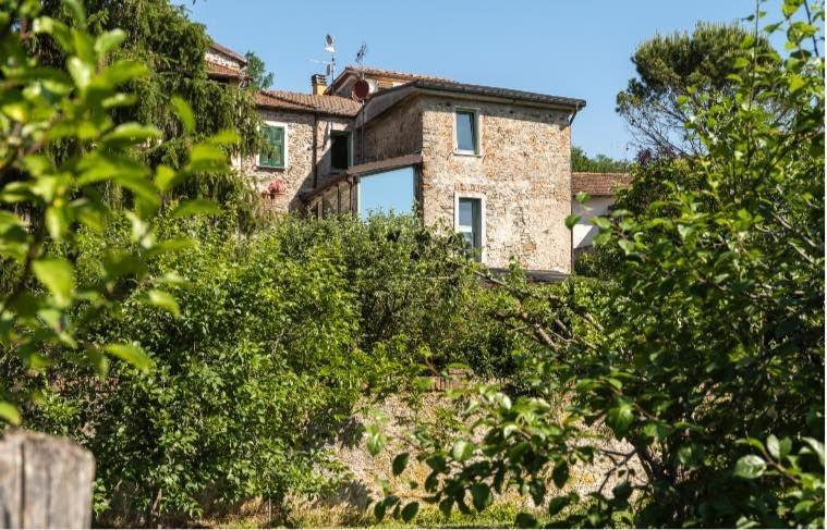 Immagine 2 di Casa colonica in vendita  a Licciana Nardi