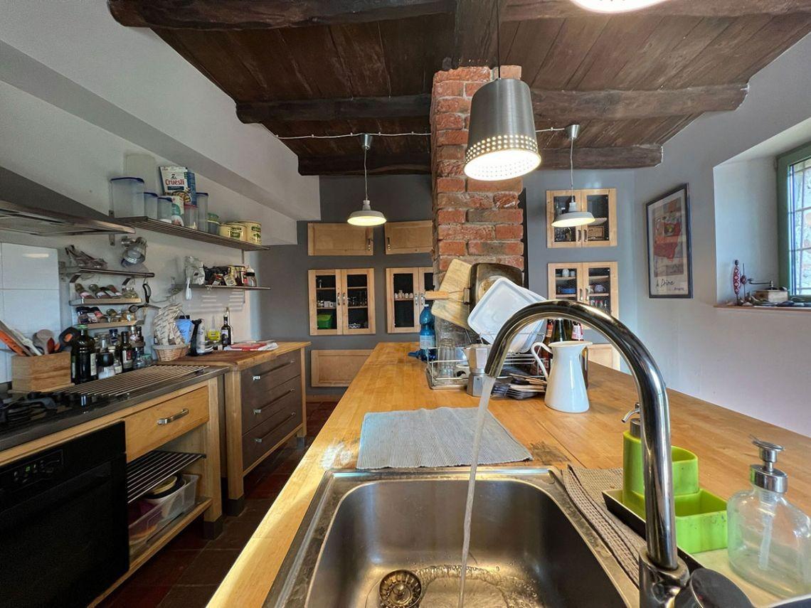 Immagine 3 di Casa colonica in vendita  a Licciana Nardi