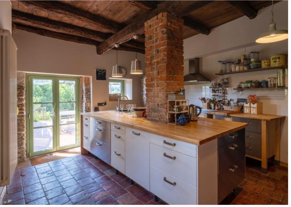 Immagine 4 di Casa colonica in vendita  a Licciana Nardi