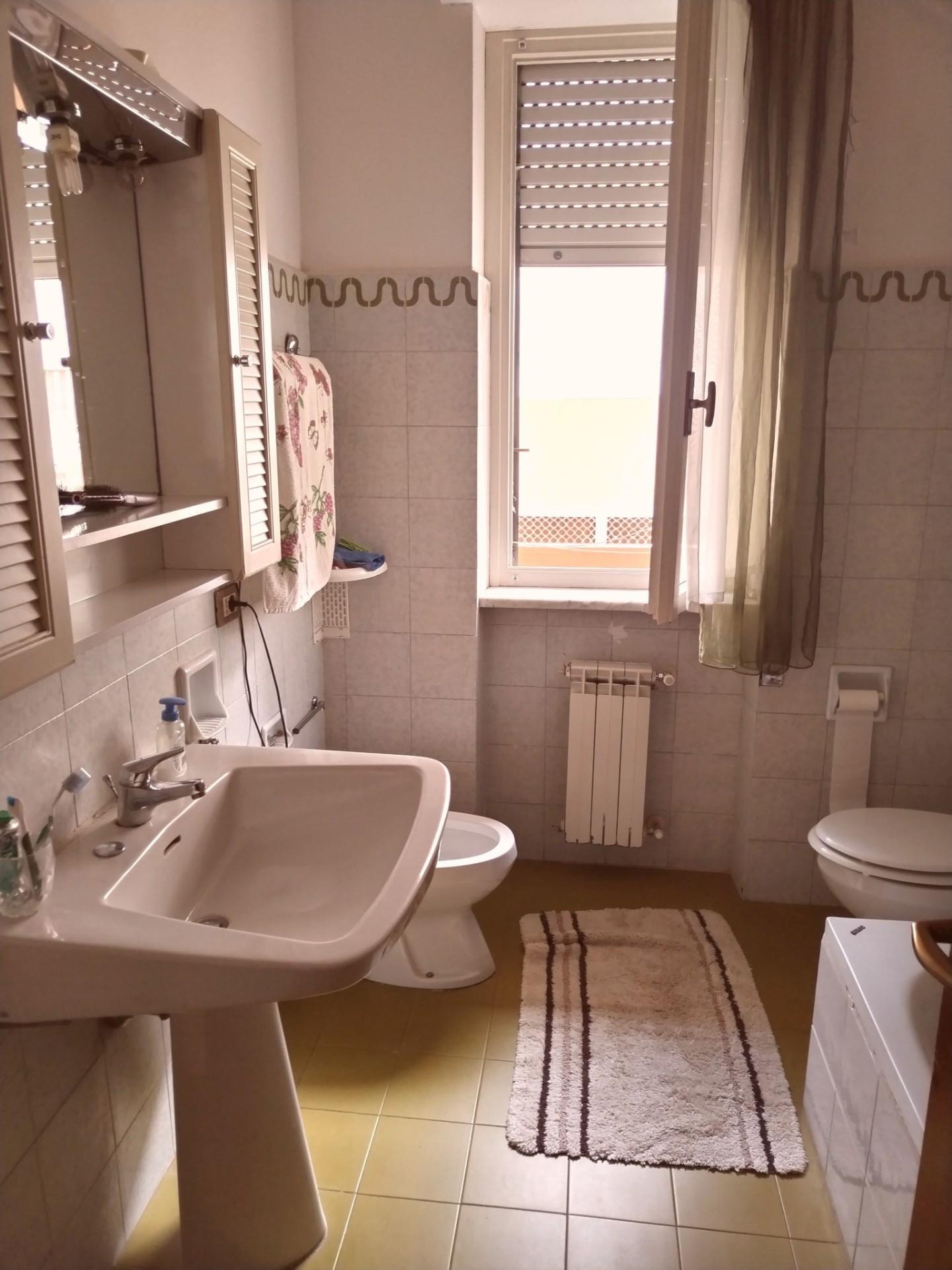 Immagine 10 di Appartamento in vendita  a Carrara