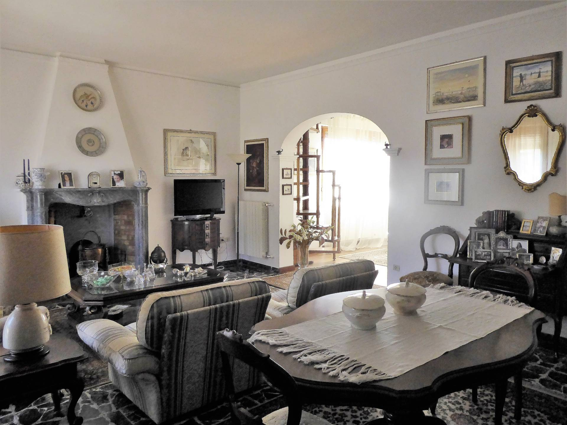 Immagine 24 di Villa in vendita  a Vecchiano