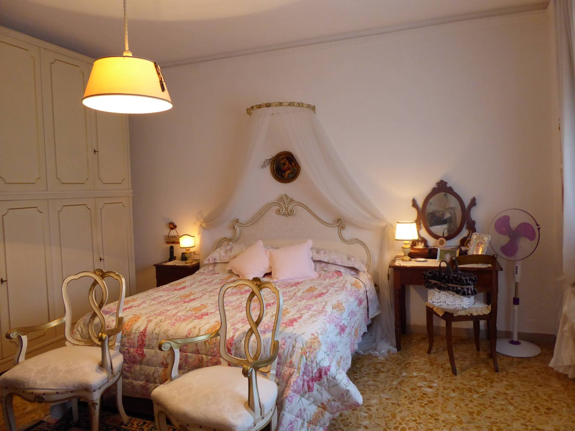 Immagine 27 di Villa in vendita  a Vecchiano