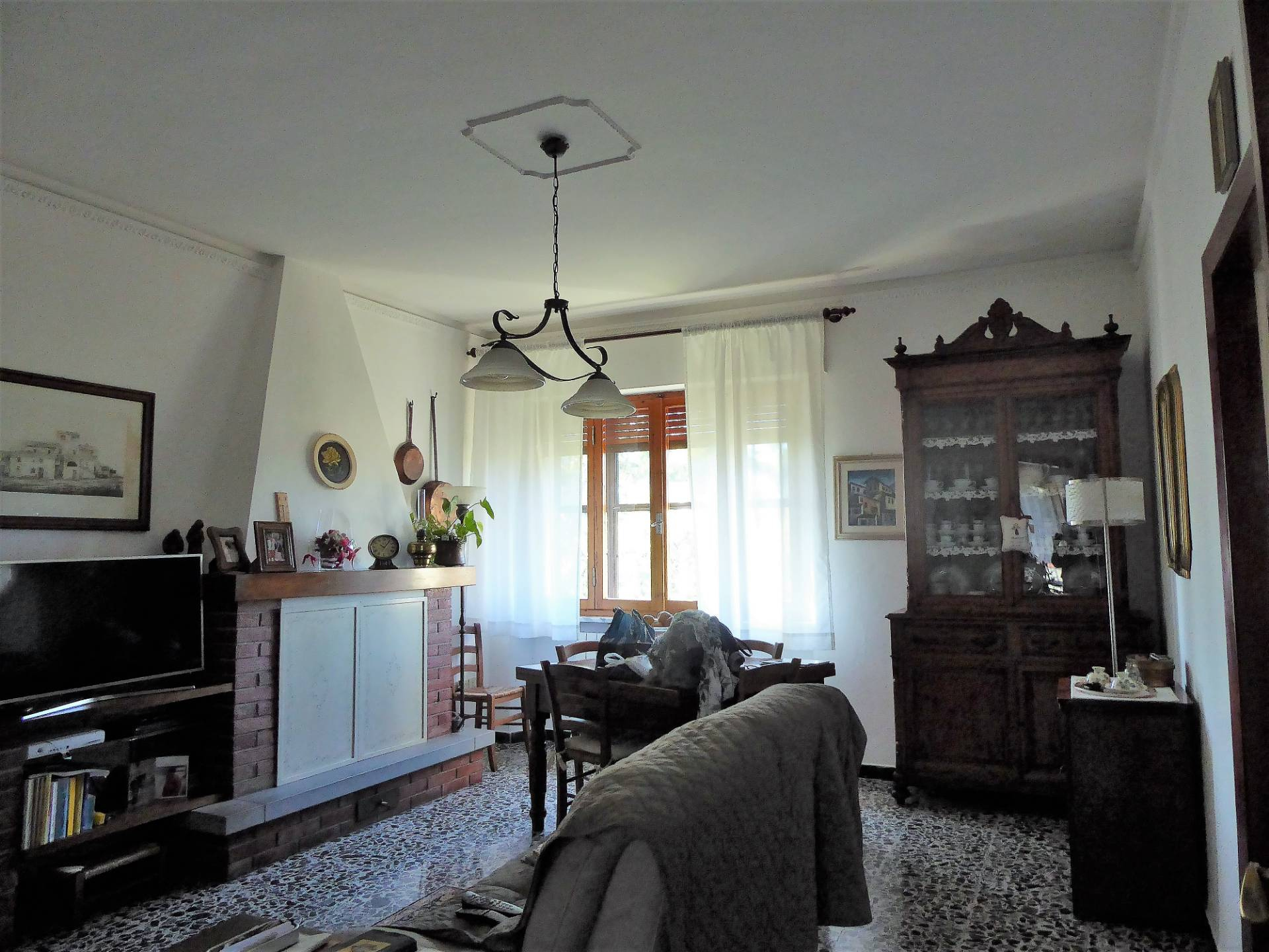 Immagine 23 di Villa in vendita  a Vecchiano