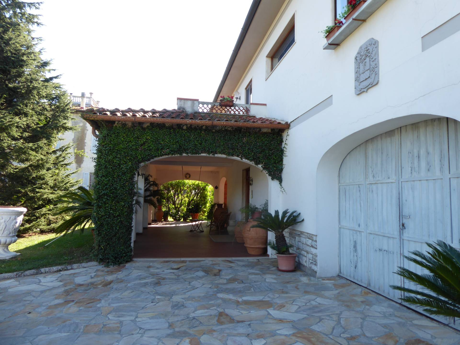 Immagine 7 di Villa in vendita  a Vecchiano