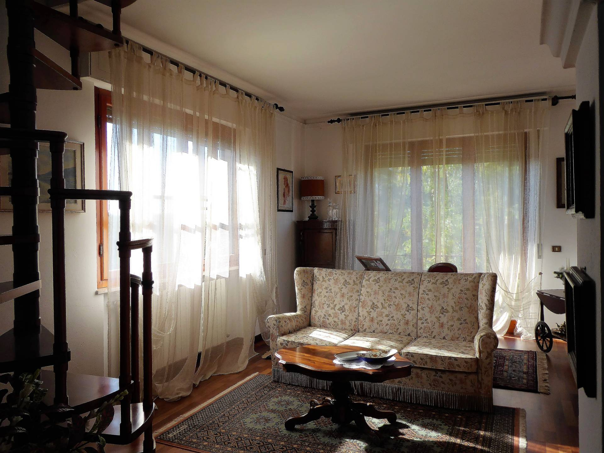 Immagine 25 di Villa in vendita  a Vecchiano