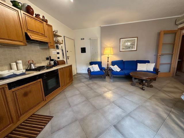 Immagine 3 di Appartamento in vendita  a Camaiore