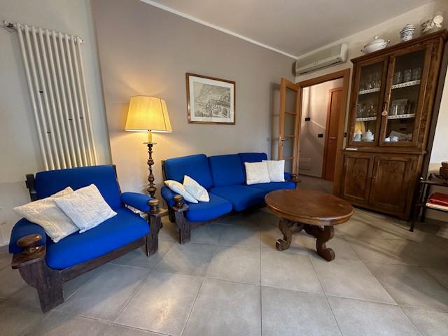 Immagine 13 di Appartamento in vendita  a Camaiore