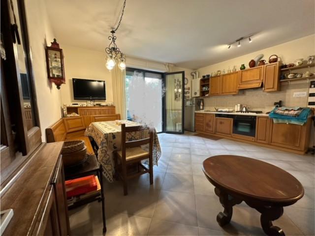 Immagine 7 di Appartamento in vendita  a Camaiore