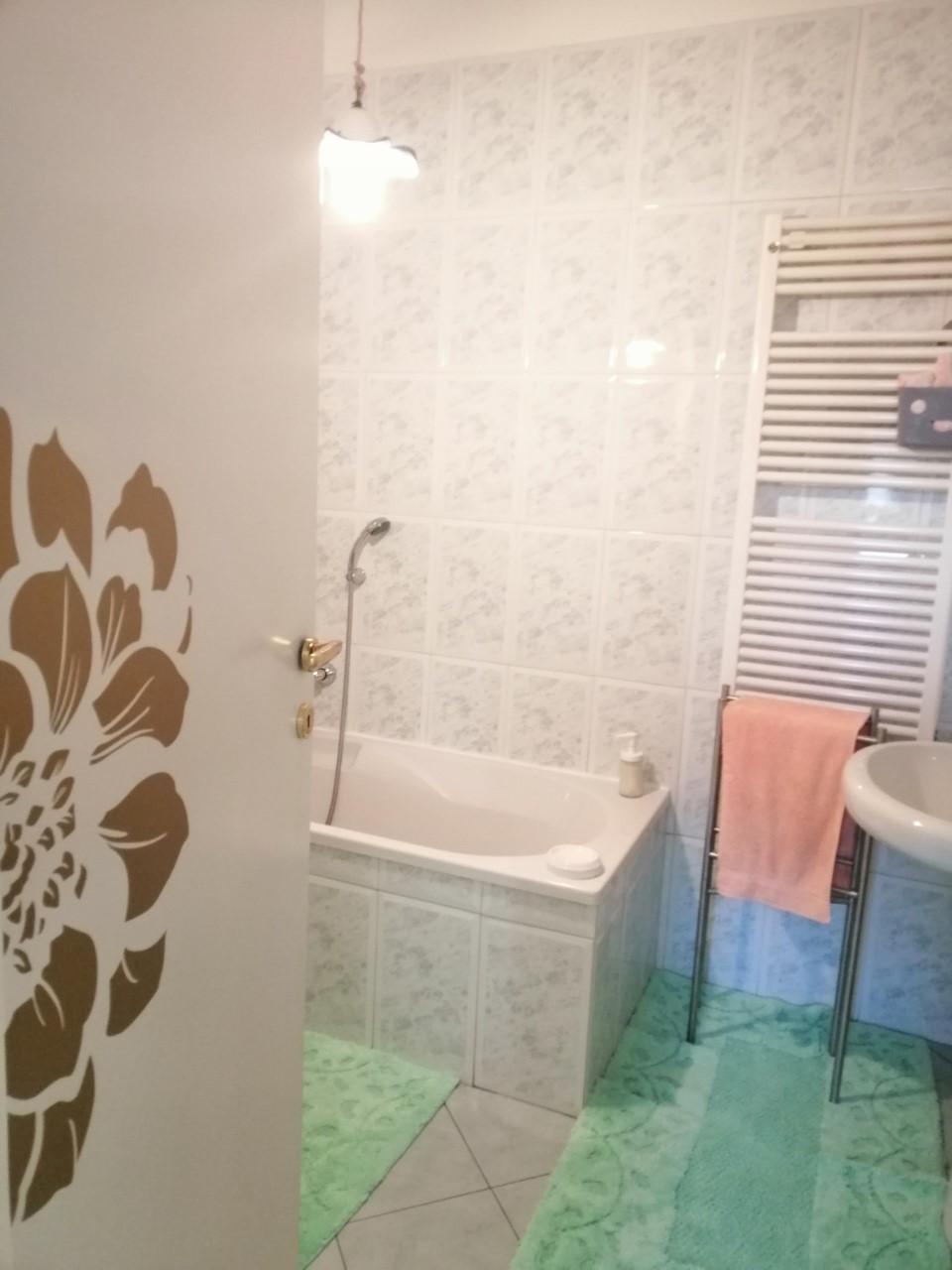 Immagine 14 di Villetta a schiera in vendita  a Massa