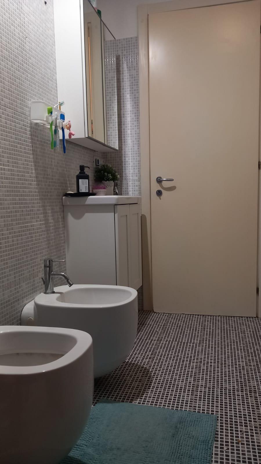 Immagine 9 di Appartamento in vendita  a Livorno