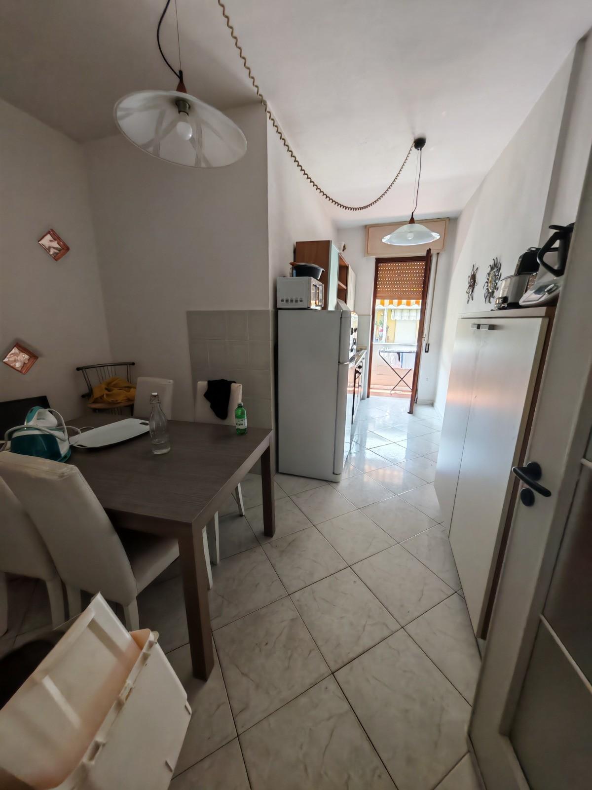 Immagine 18 di Appartamento in affitto  a Carrara