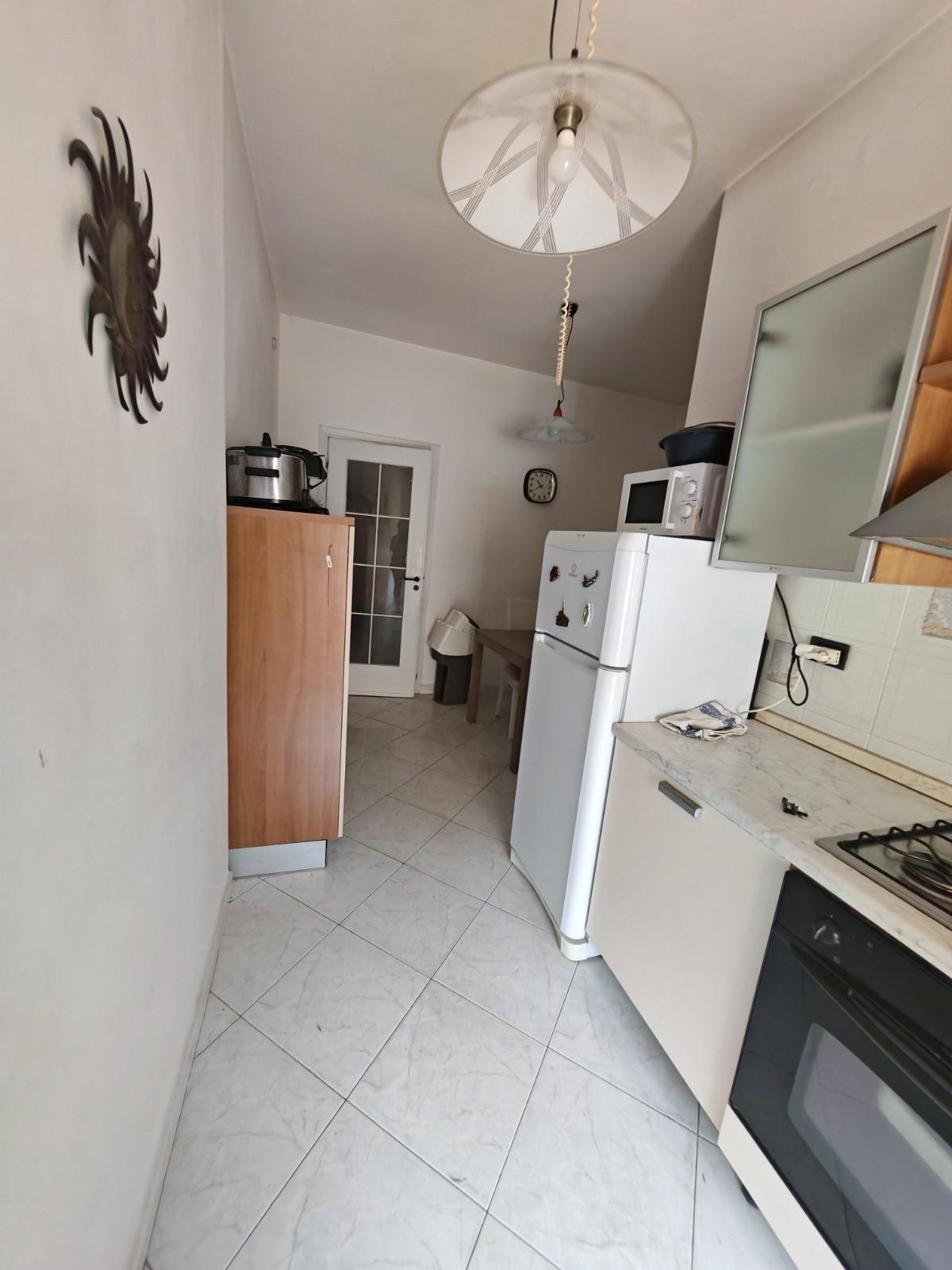 Immagine 28 di Appartamento in affitto  a Carrara