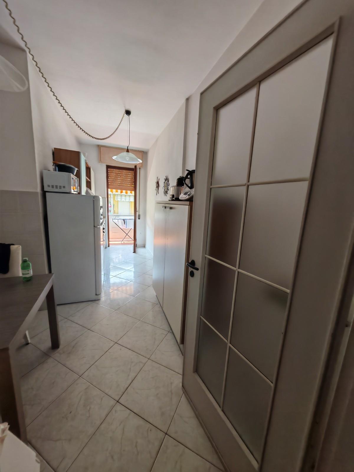 Immagine 19 di Appartamento in affitto  a Carrara