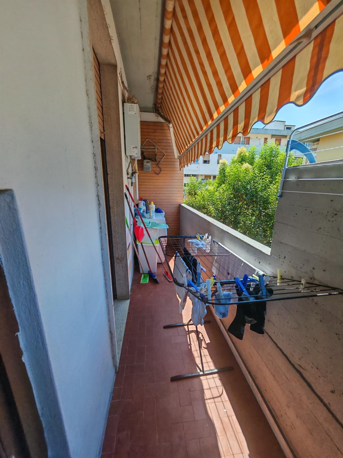 Immagine 21 di Appartamento in affitto  a Carrara