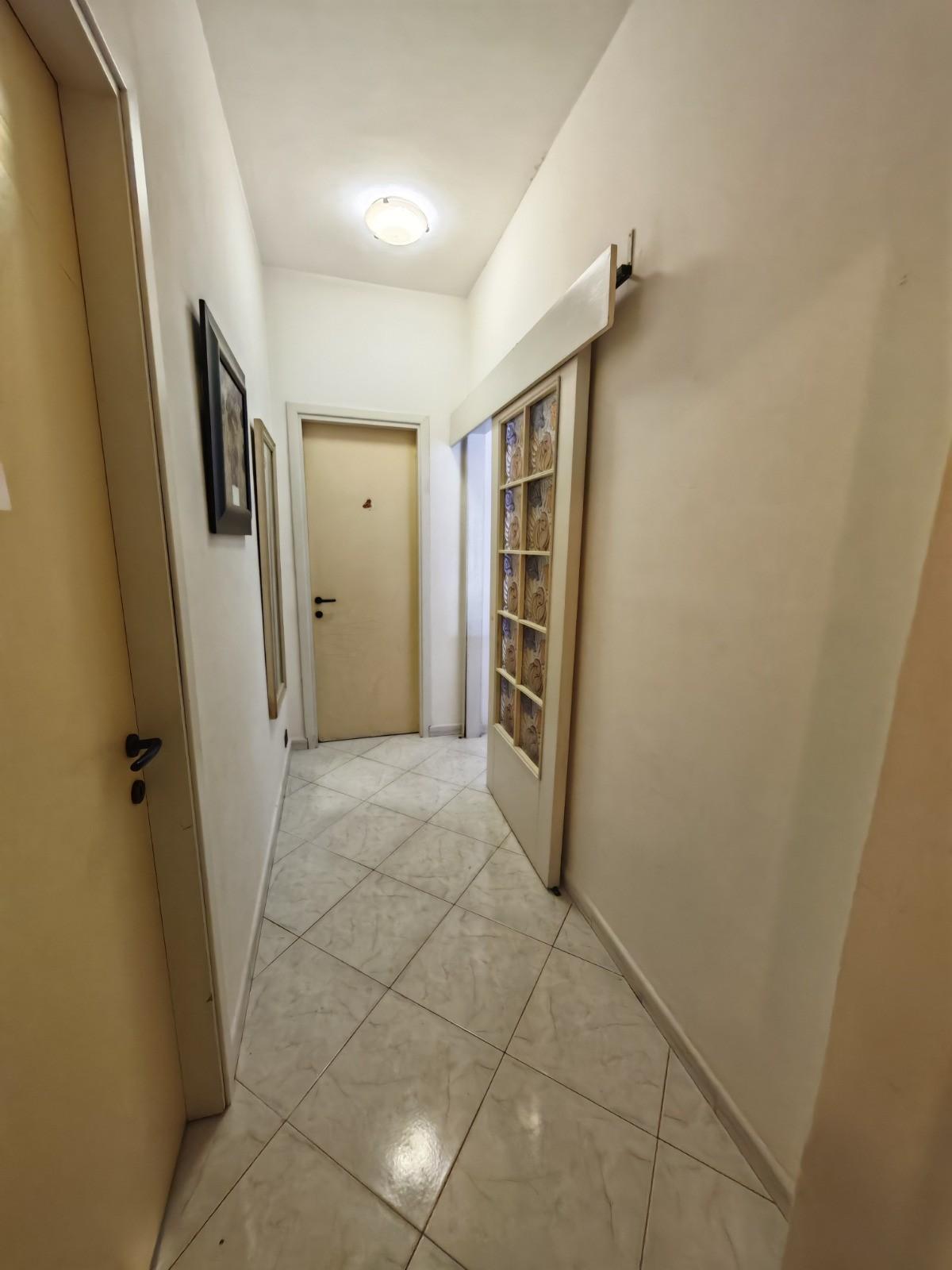 Immagine 2 di Appartamento in affitto  a Carrara