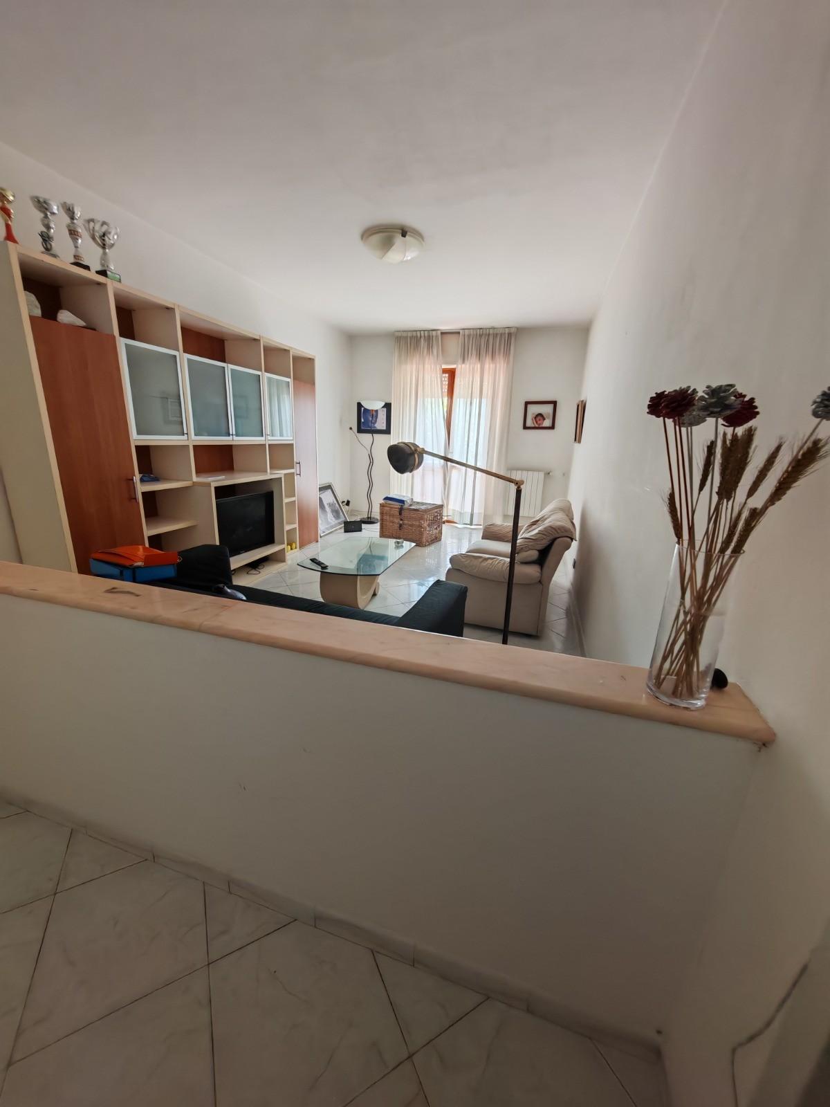 Immagine 29 di Appartamento in affitto  a Carrara