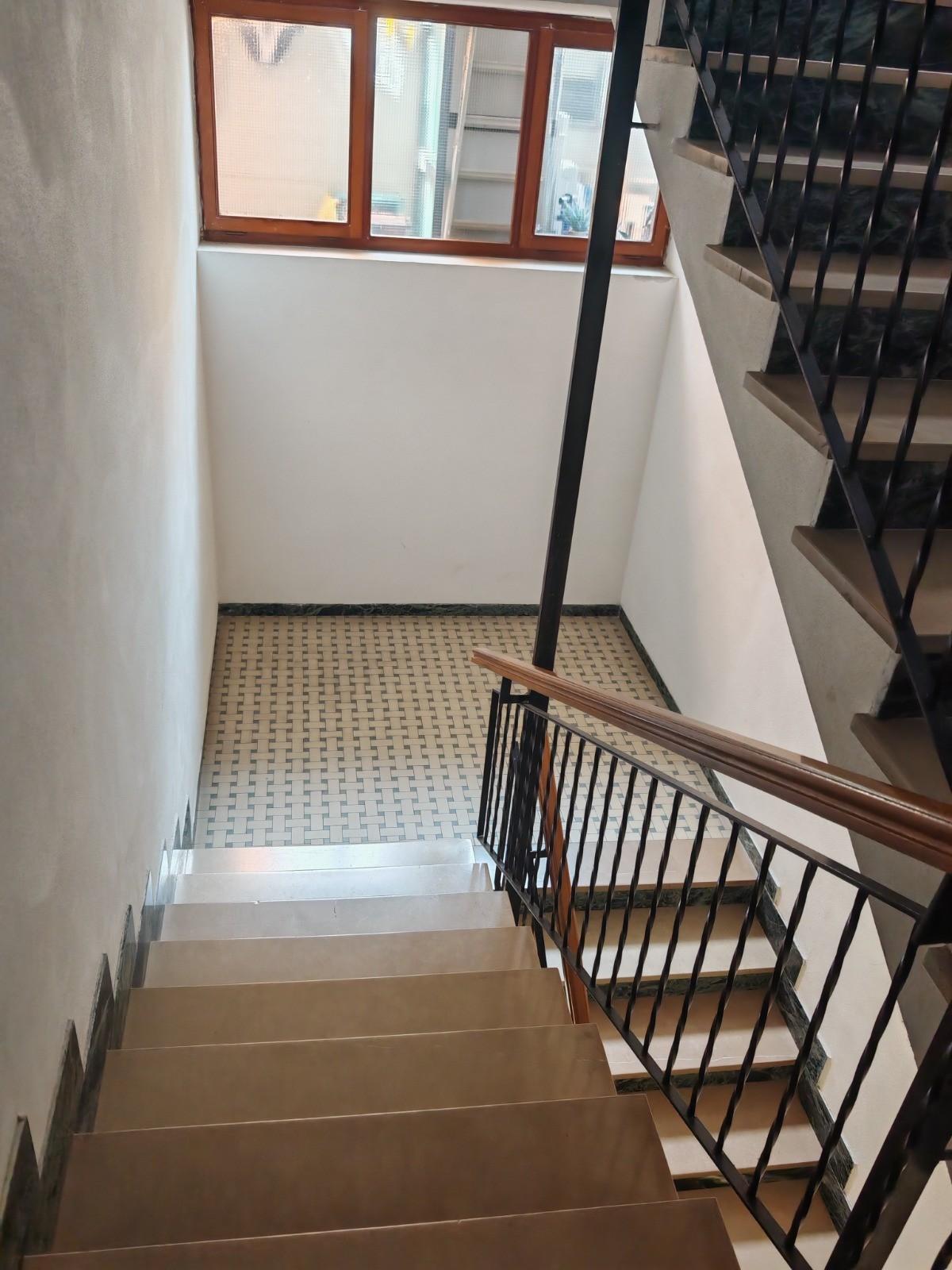 Immagine 14 di Appartamento in affitto  a Carrara