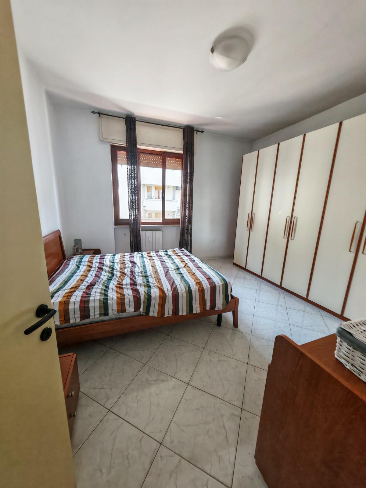 Immagine 4 di Appartamento in affitto  a Carrara