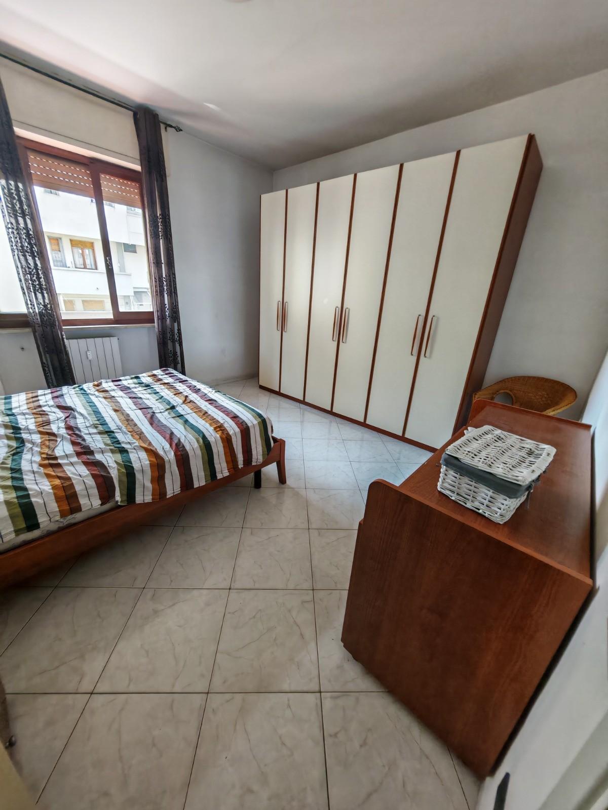 Immagine 3 di Appartamento in affitto  a Carrara