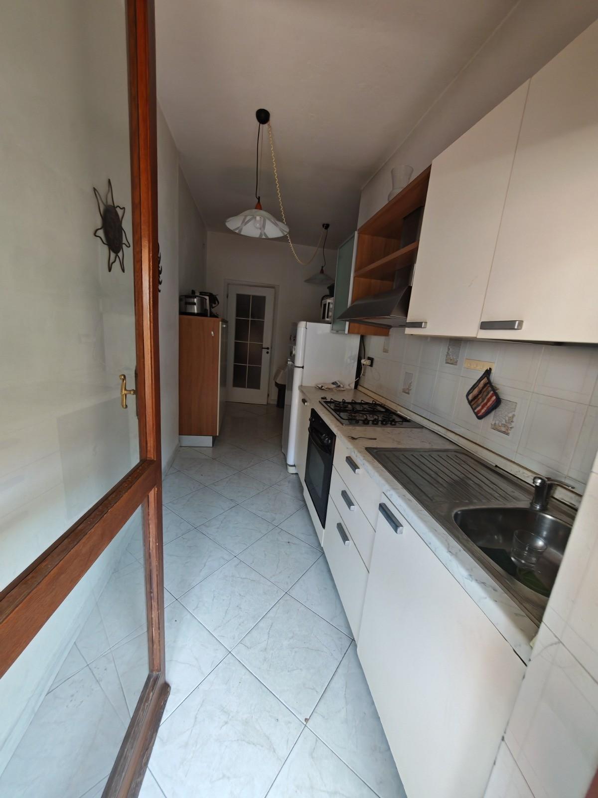 Immagine 20 di Appartamento in affitto  a Carrara