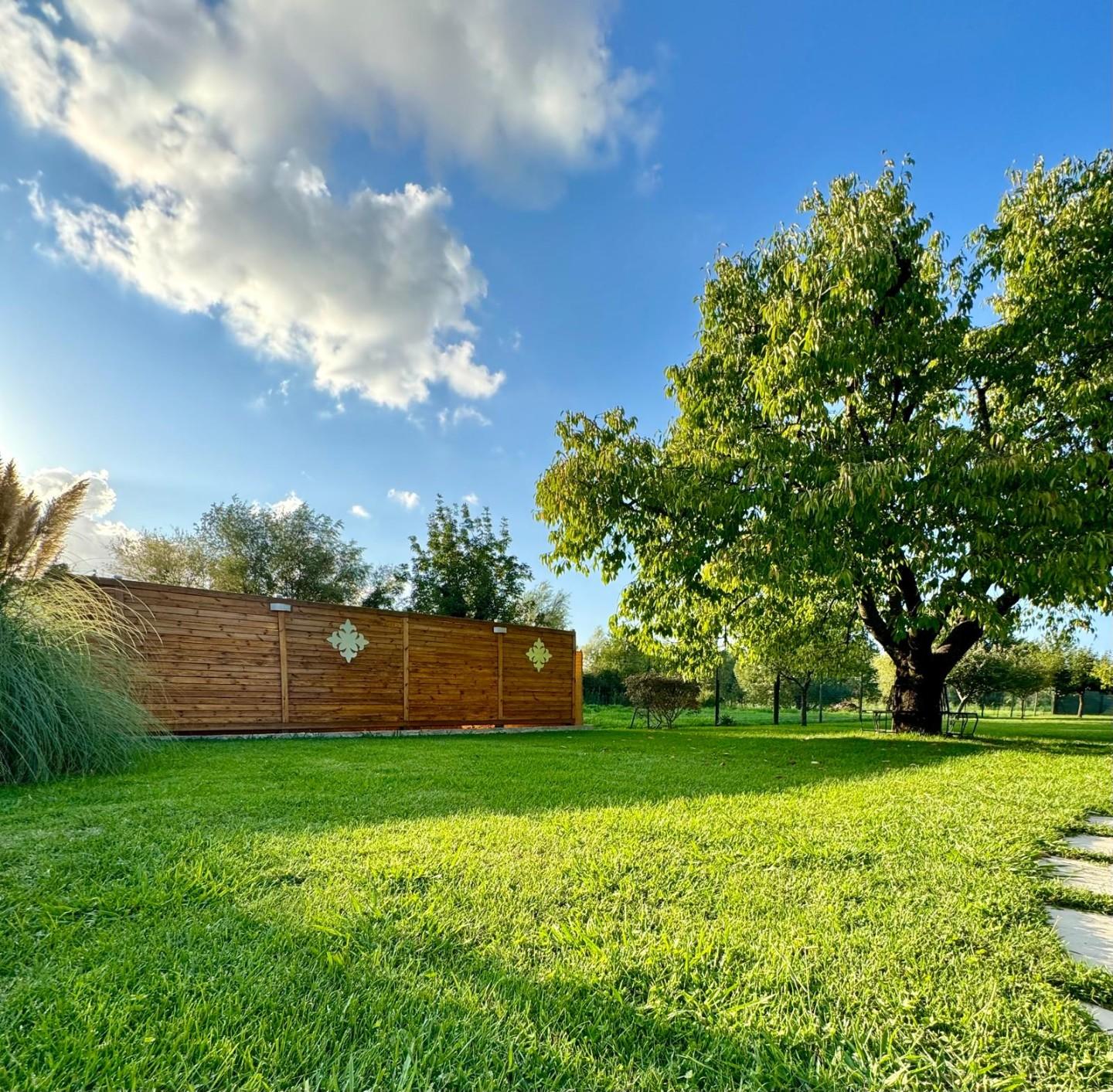 Immagine 66 di Villa in vendita  a Capannori