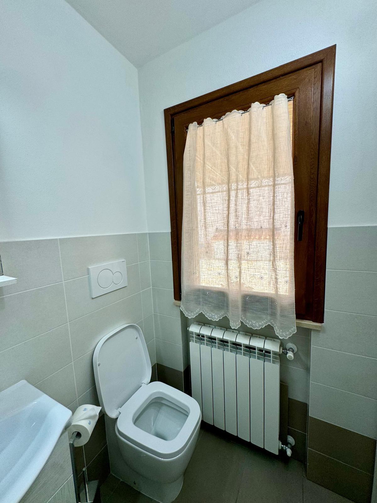 Immagine 23 di Villa in vendita  a Capannori