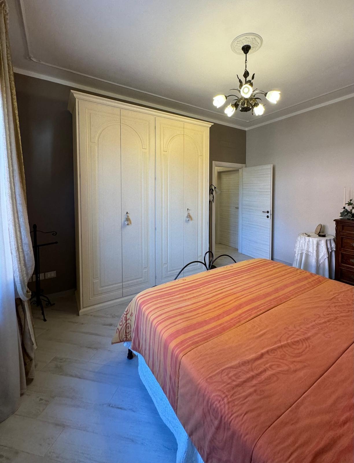 Immagine 48 di Villa in vendita  a Capannori