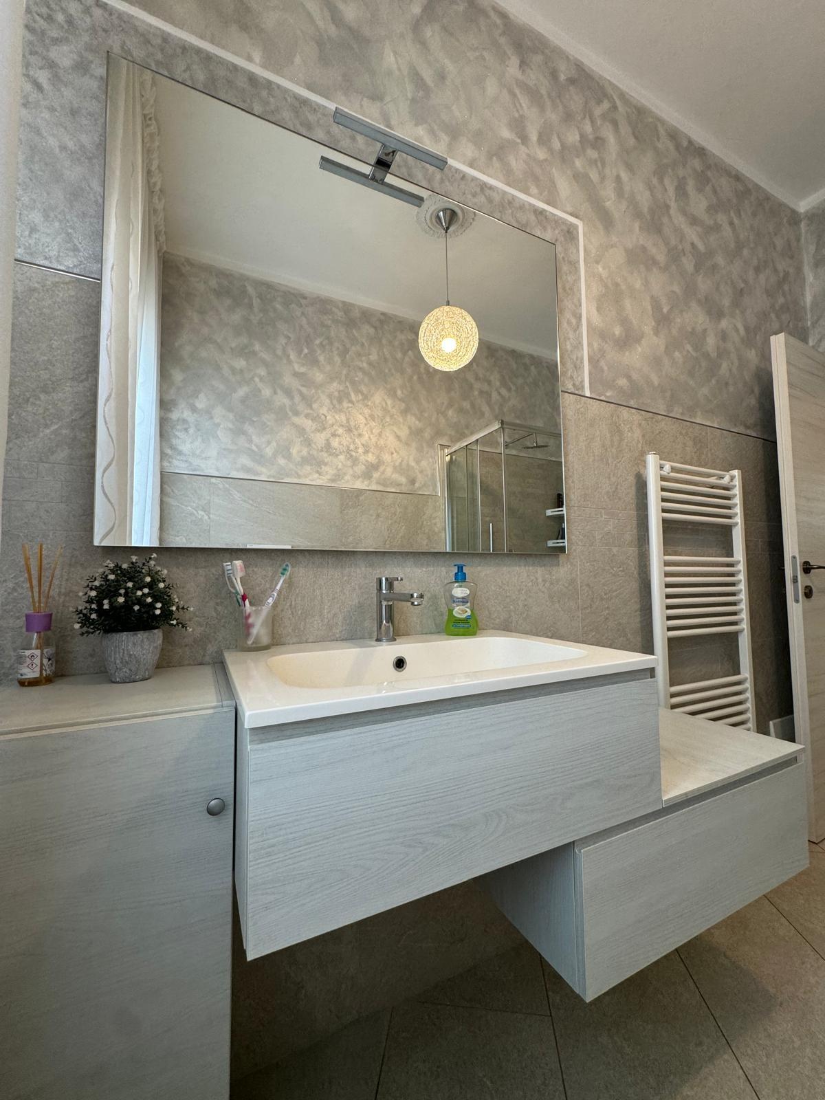 Immagine 11 di Villa in vendita  a Capannori