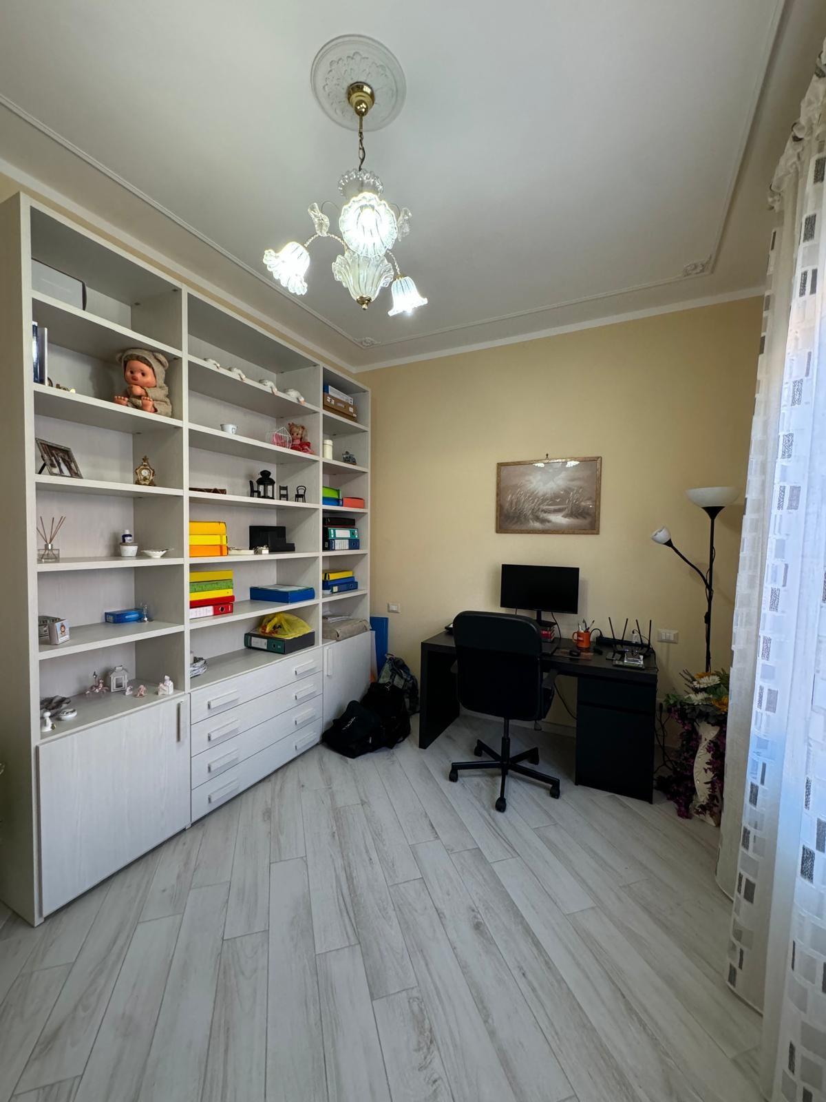 Immagine 44 di Villa in vendita  a Capannori