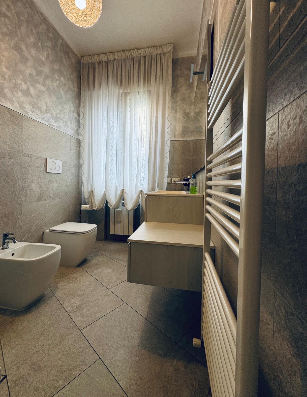 Immagine 41 di Villa in vendita  a Capannori