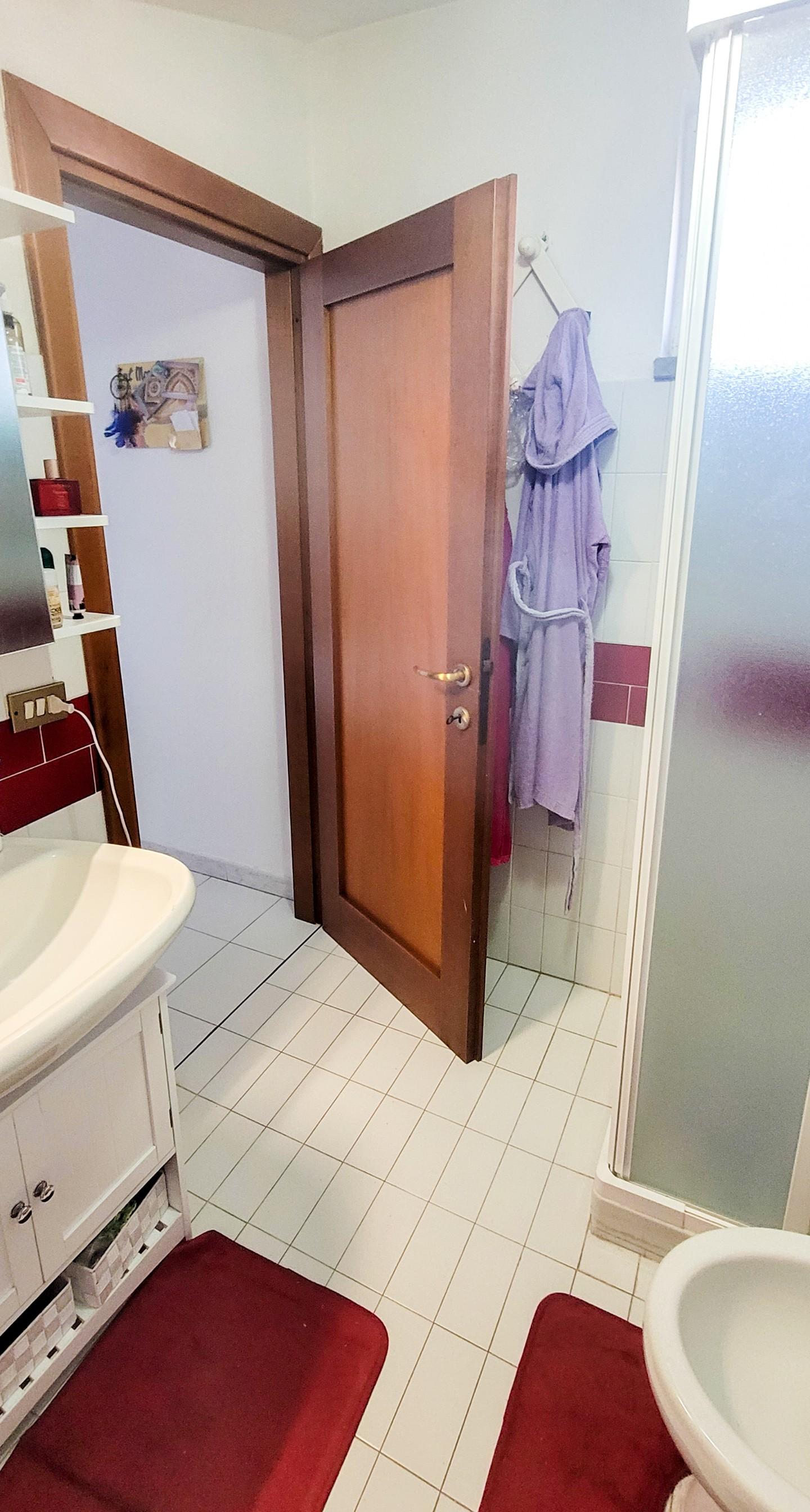 Immagine 27 di Villa in vendita  a San Giuliano Terme