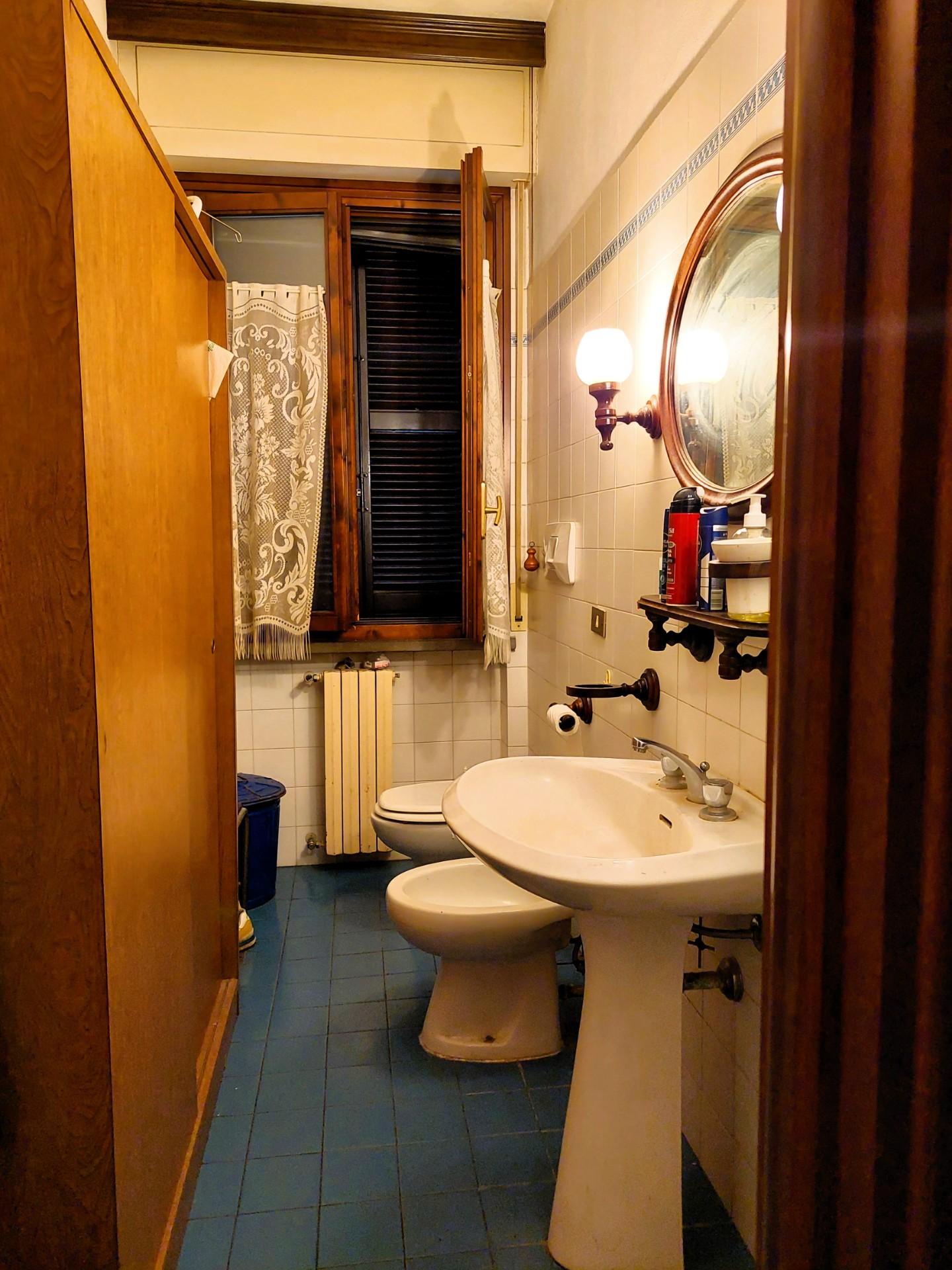 Immagine 10 di Villa in vendita  a San Giuliano Terme