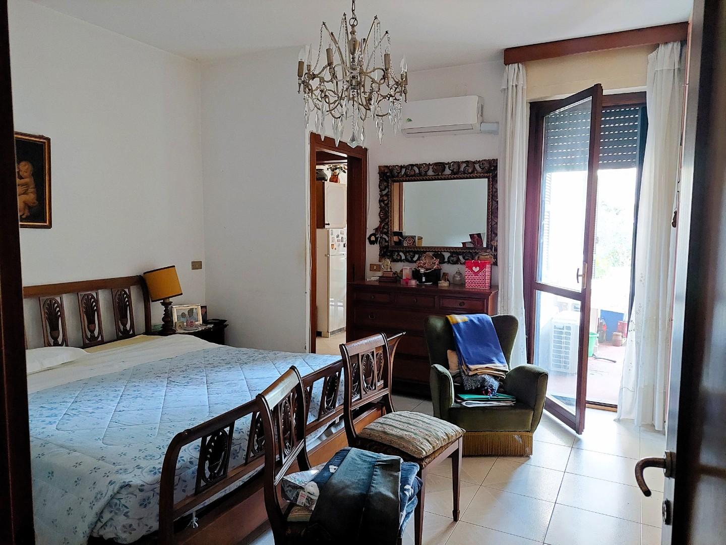 Immagine 9 di Villa in vendita  a San Giuliano Terme