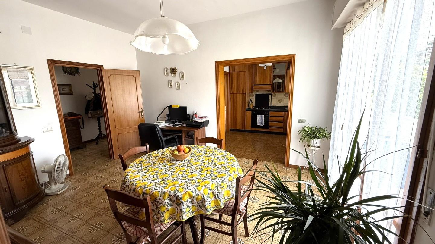 Immagine 17 di Villa in vendita  a Vicopisano