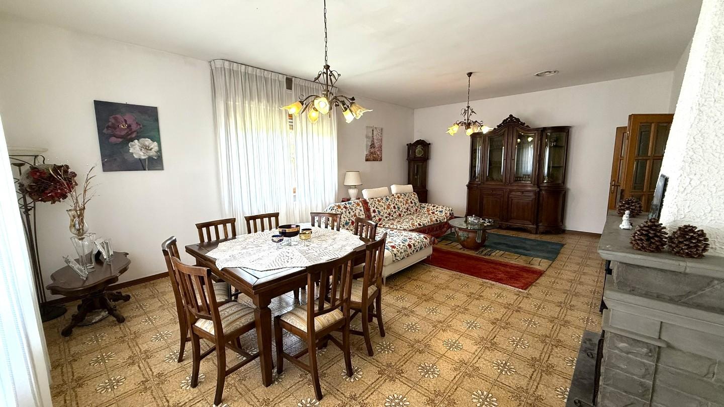 Immagine 5 di Villa in vendita  a Vicopisano