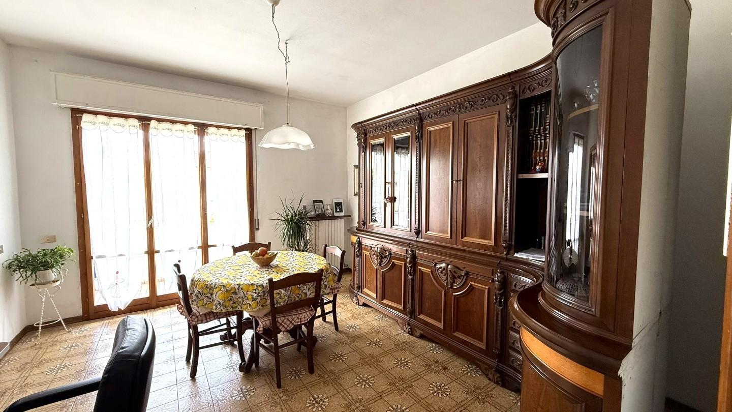 Immagine 8 di Villa in vendita  a Vicopisano