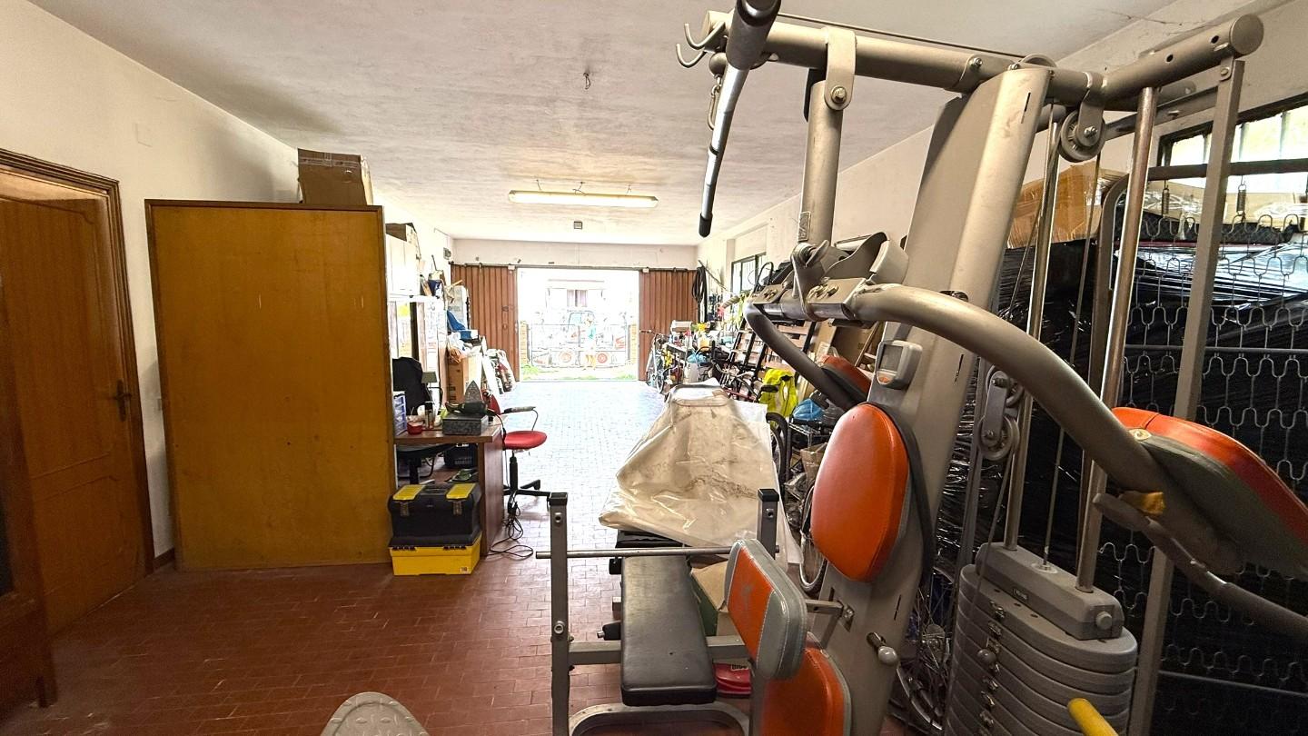 Immagine 19 di Villa in vendita  a Vicopisano