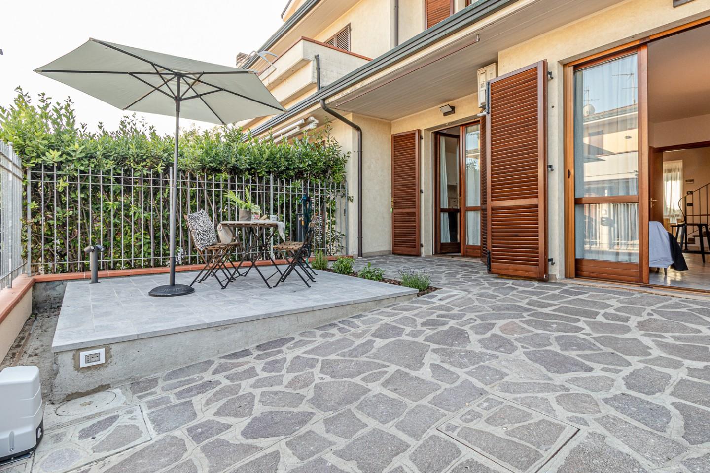 Immagine 30 di Villetta a schiera in vendita  a Santa Croce Sull'arno