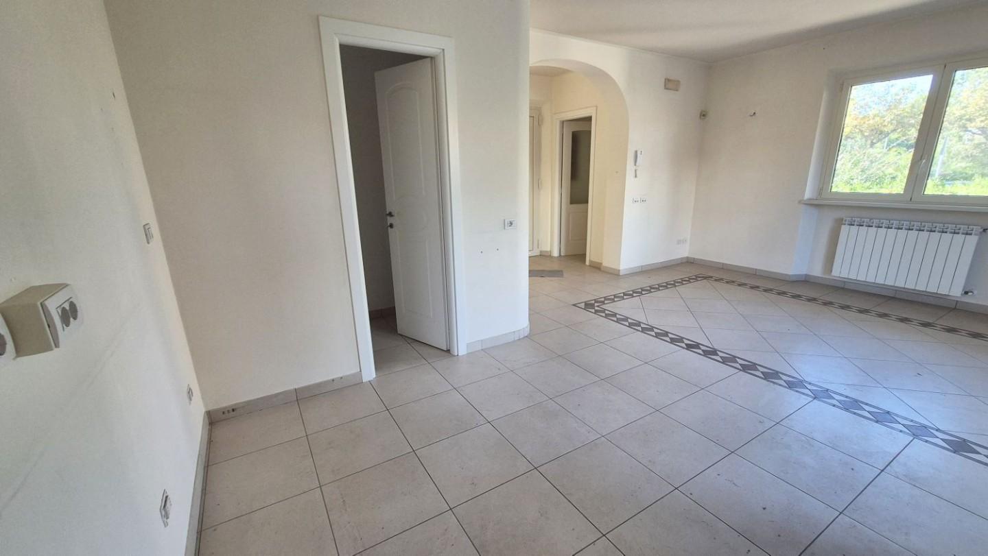 Immagine 34 di Villa in vendita  a Camaiore