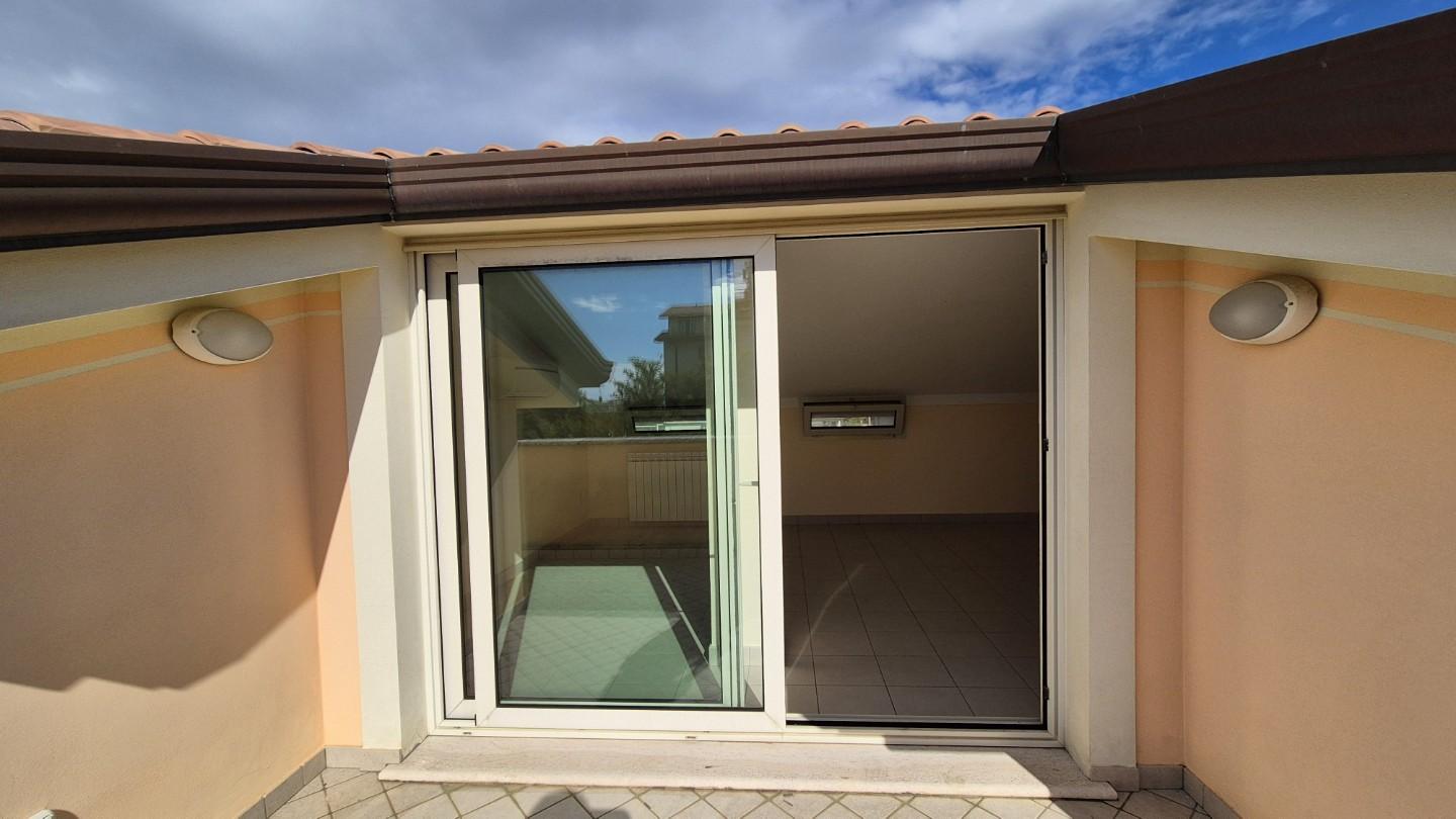 Immagine 117 di Villa in vendita  a Camaiore