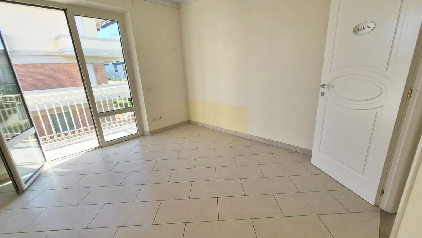 Immagine 84 di Villa in vendita  a Camaiore