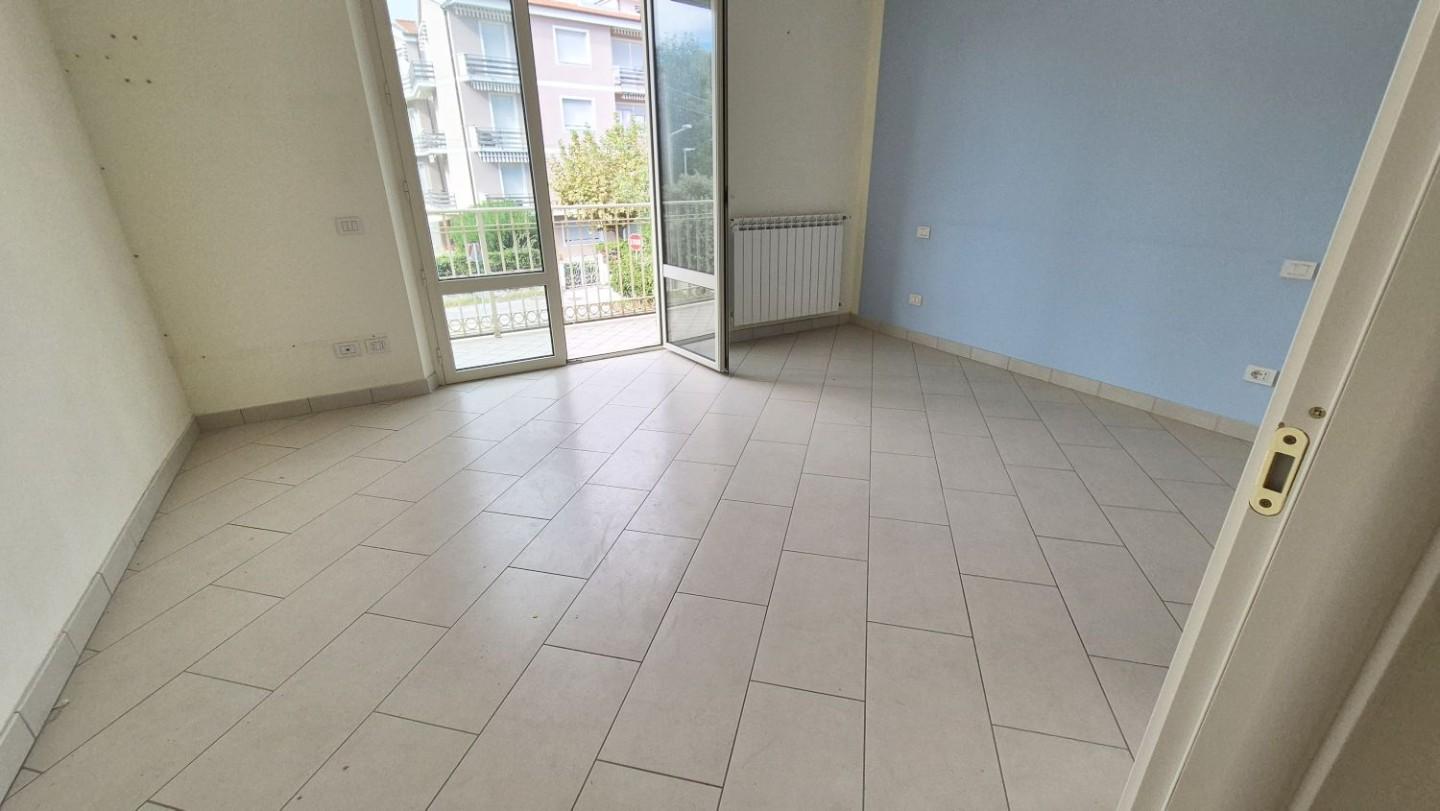 Immagine 61 di Villa in vendita  a Camaiore