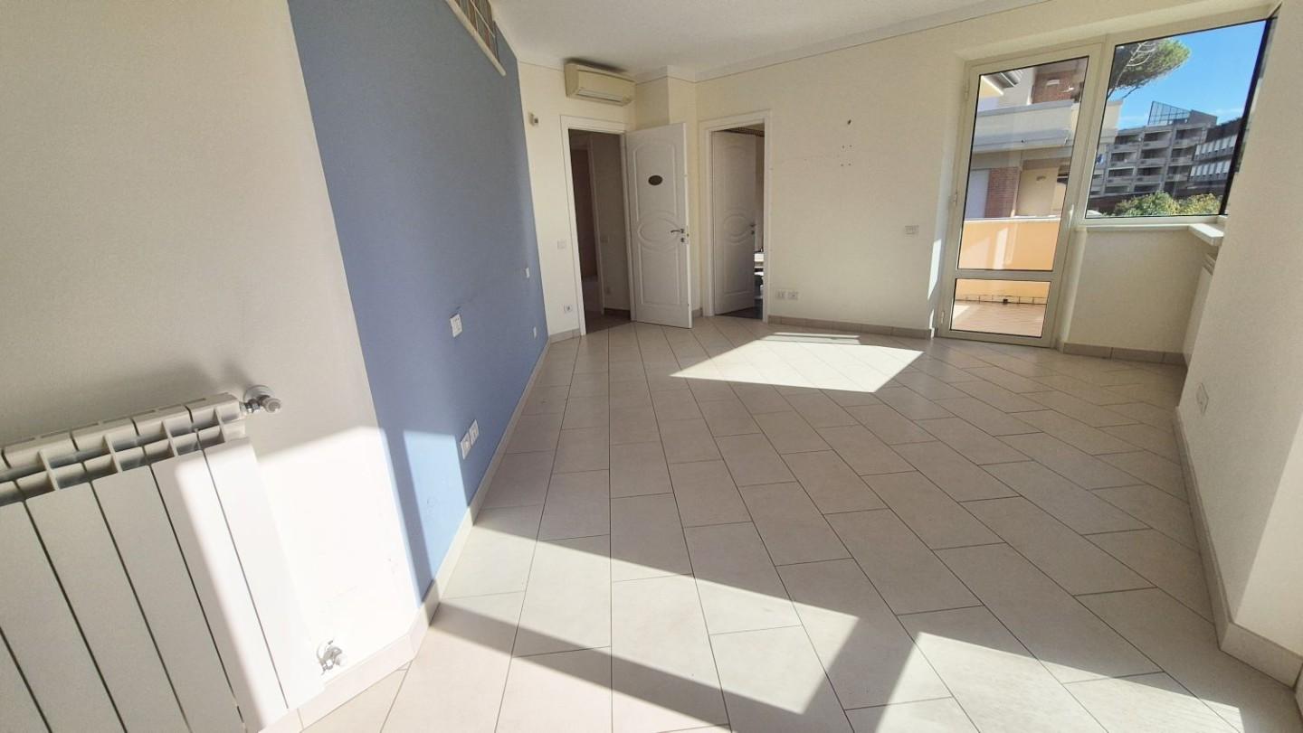 Immagine 94 di Villa in vendita  a Camaiore